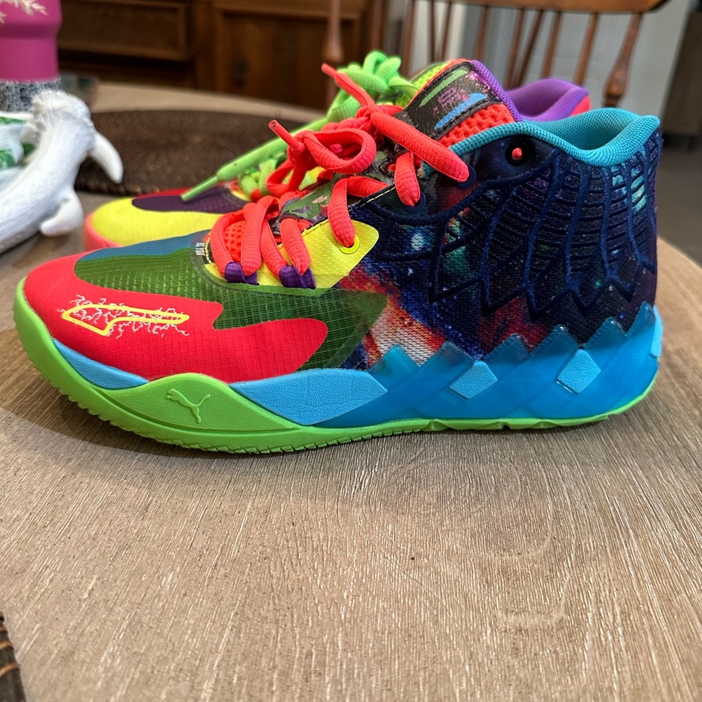 Puma be you basketball shoes size 7C EUC